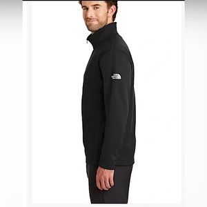 Men’s North Face Quarter Zip Tech Fleece, Size Medium